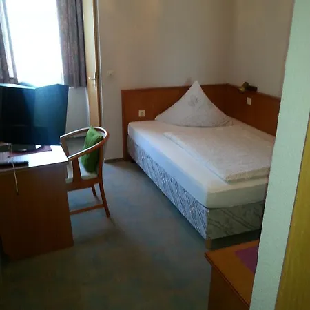 Wilhelm Busch Hotel 2*